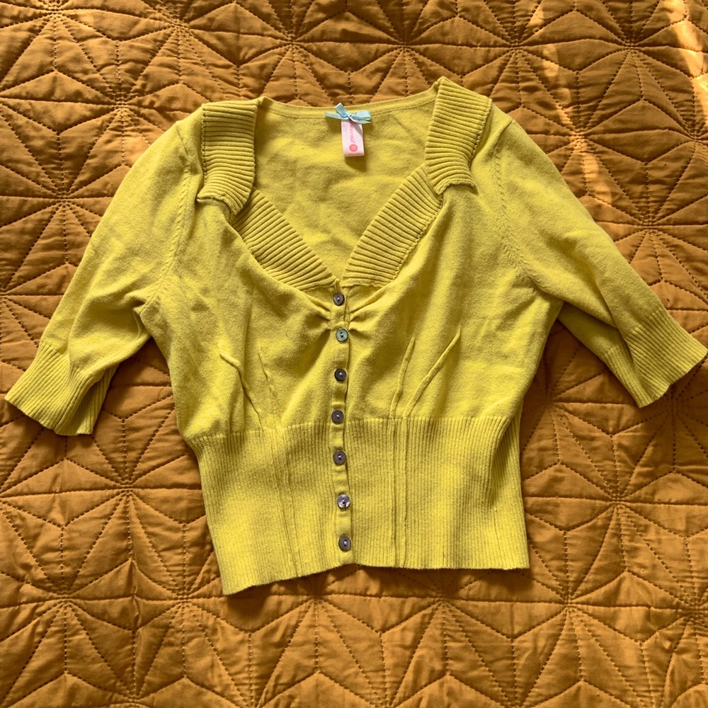 Bright Lemon Yellow 1940s-Inspired Cropped Cardigan